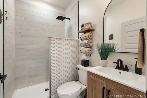 $669,900 | 4604 North Bogardus Road, Austin, IN 47102