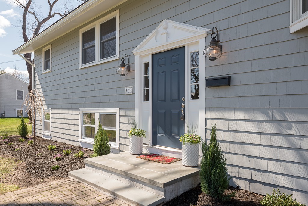 503 Hatherly Road Scituate, MA 02066 - Photo 3 of 30 Gallery Image 3