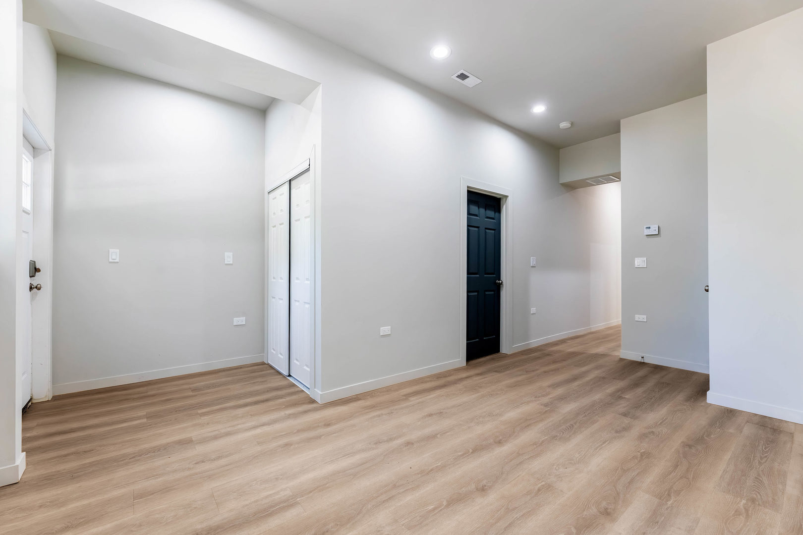 4201 South Normal Avenue, Unit 3 Chicago, IL 60609 - Photo 3 of 9