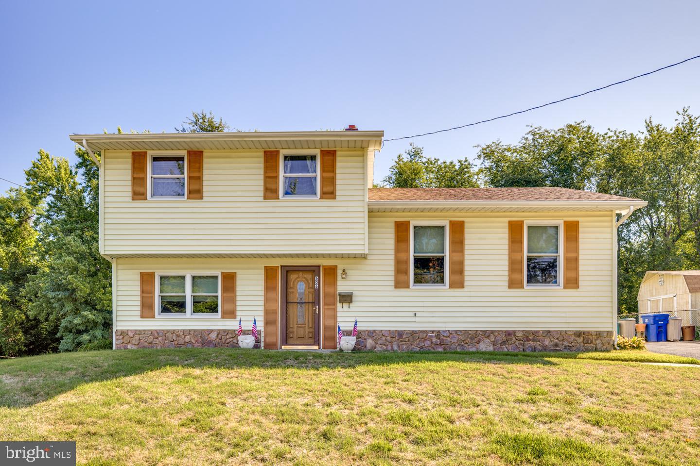 606 Jamestown Road Beverly, NJ 08010 - Photo 1 of 31