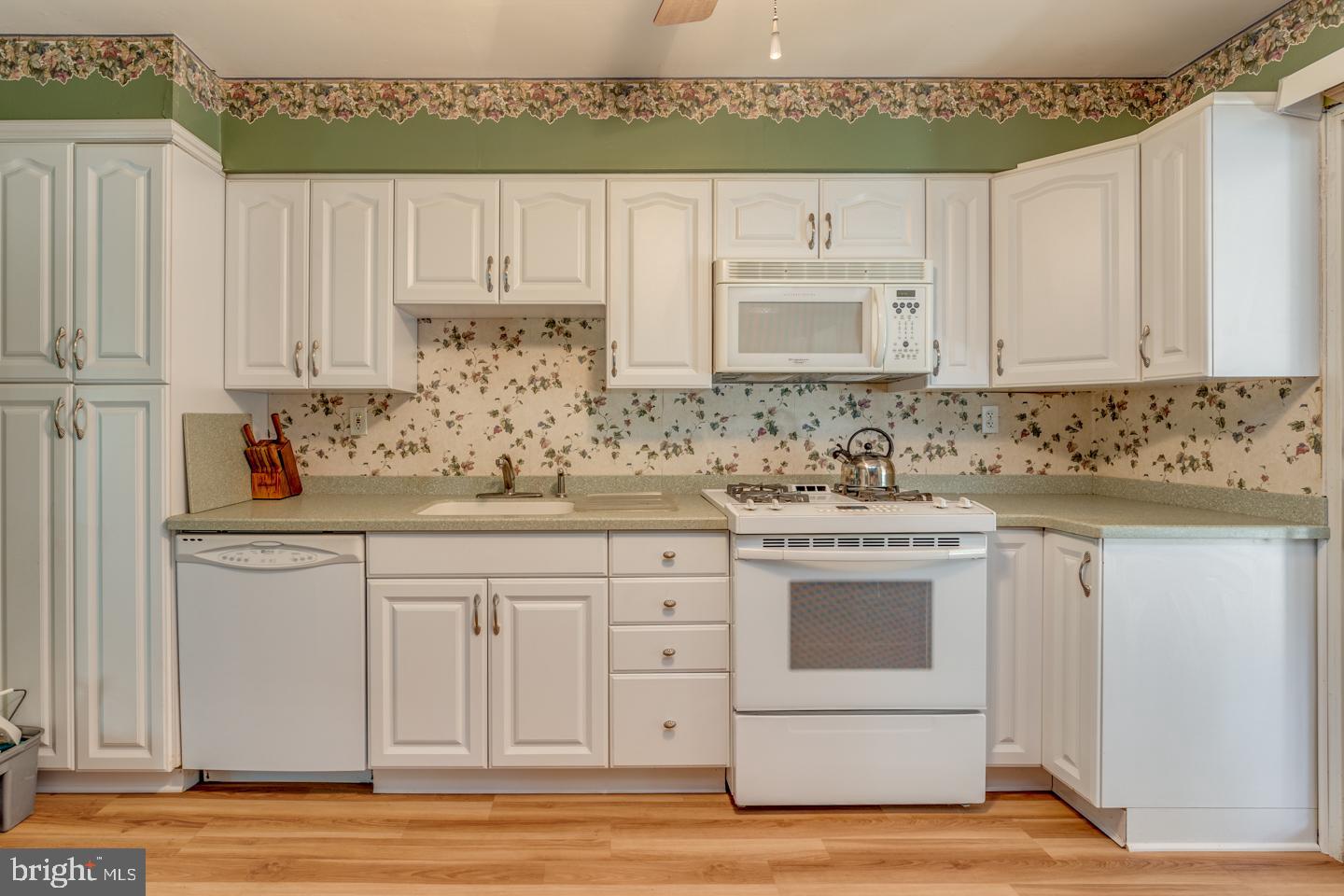 606 Jamestown Road Beverly, NJ 08010 - Photo 15 of 31