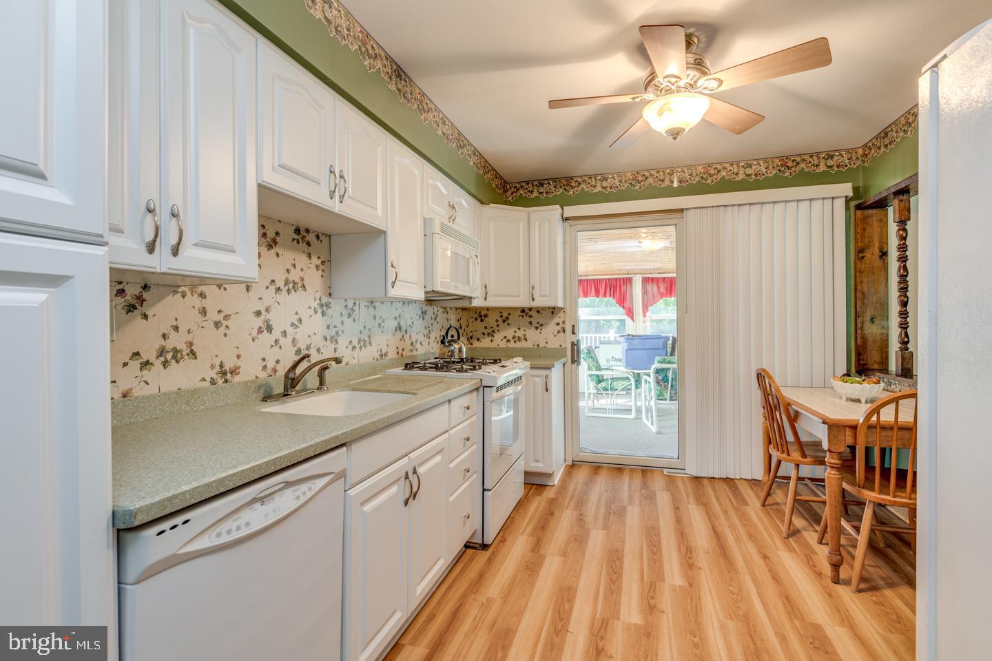 606 Jamestown Road Beverly, NJ 08010 - Photo 17 of 31