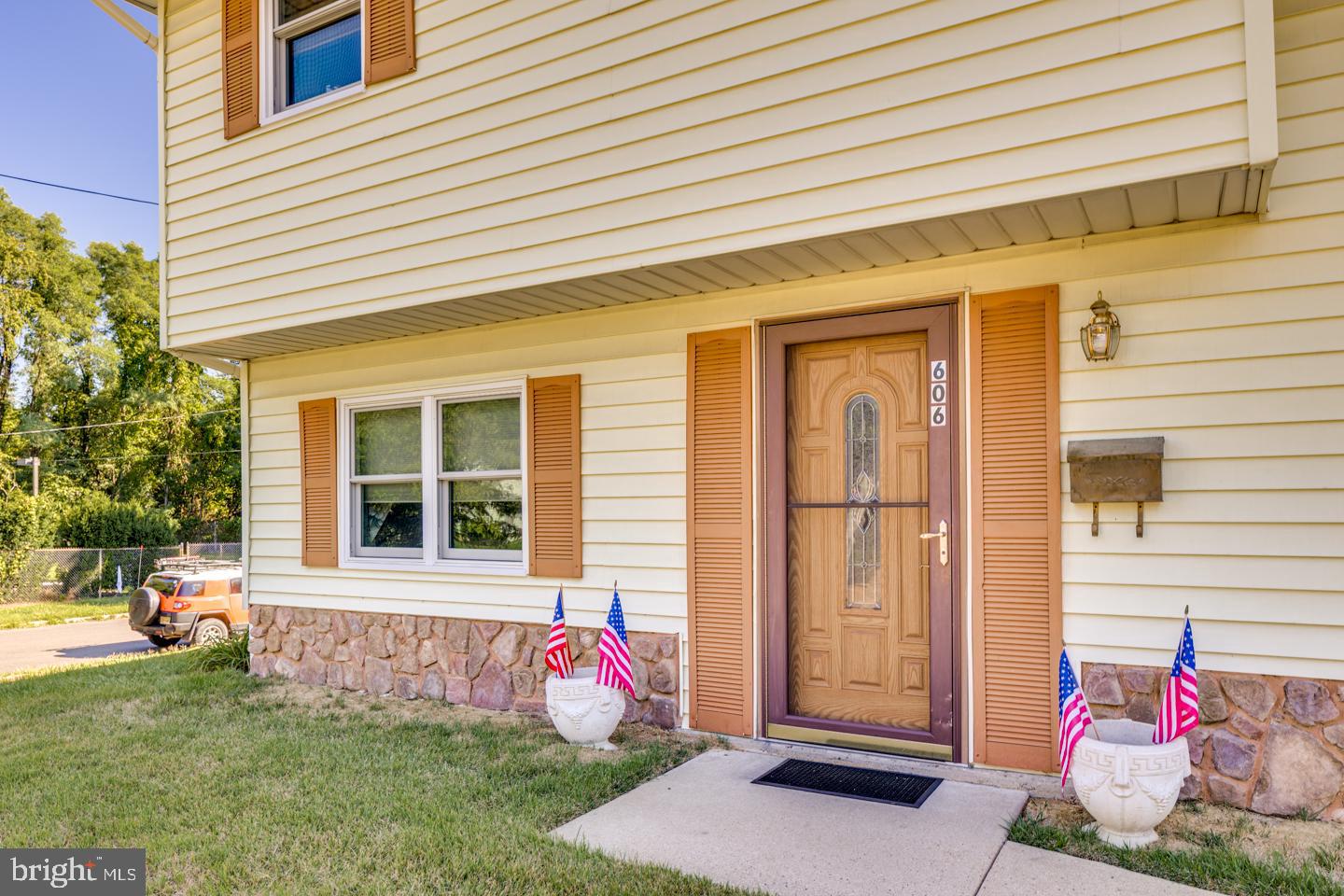 606 Jamestown Road Beverly, NJ 08010 - Photo 4 of 31