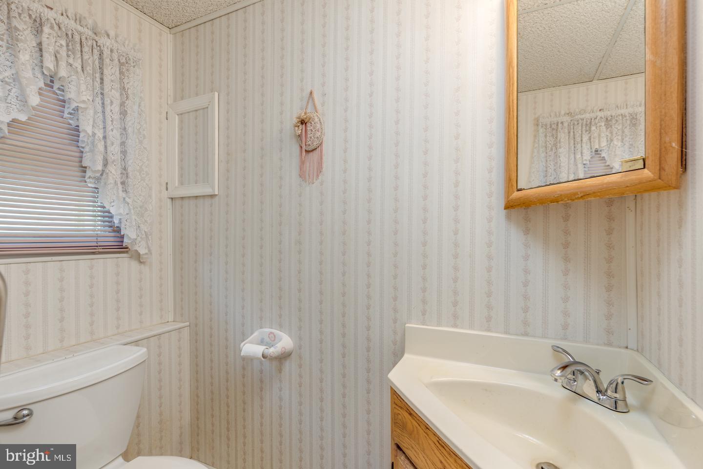 606 Jamestown Road Beverly, NJ 08010 - Photo 8 of 31