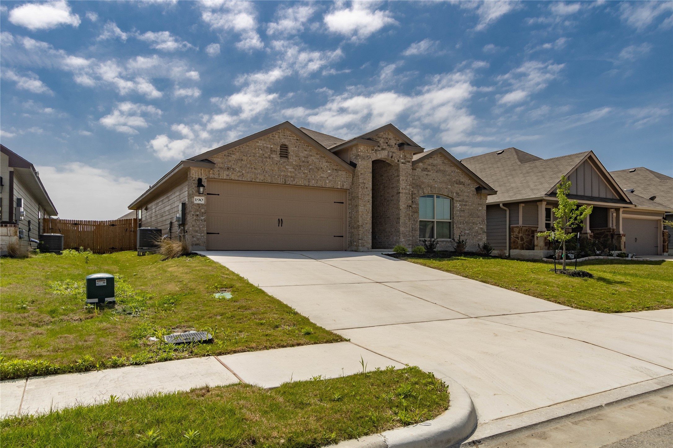 190 Beth Ann Loop Taylor, TX 76574 - Photo 2 of 34