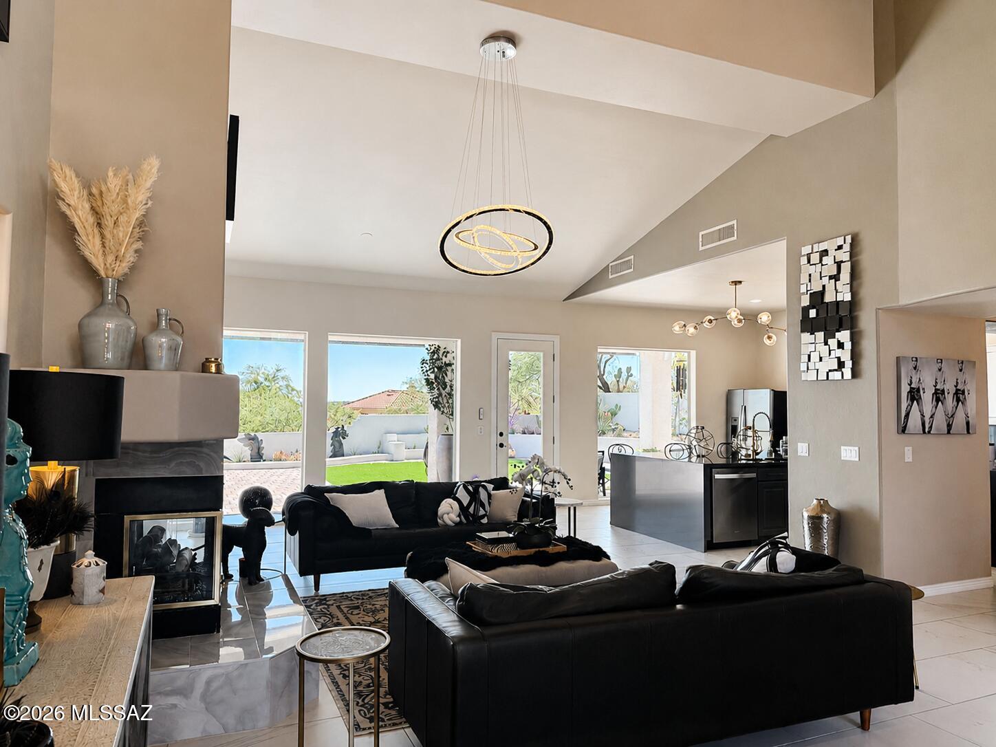 9780 Spring Hill Place Tucson, AZ 85749 - Photo 8 of 49 Living Room