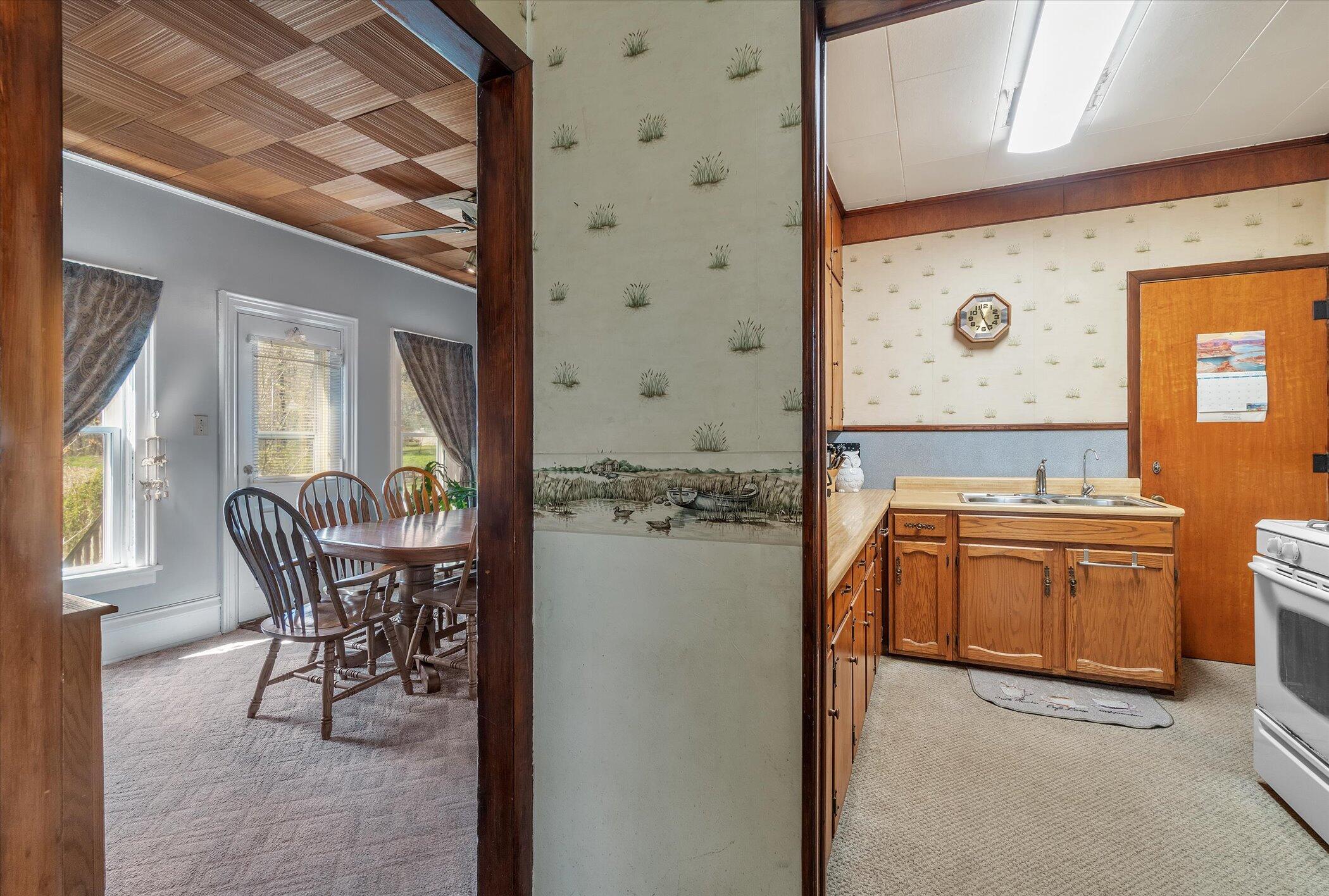 10694 Crawford Road Springport, MI 49284 - Photo 11 of 37 Kitchen/Dining Room