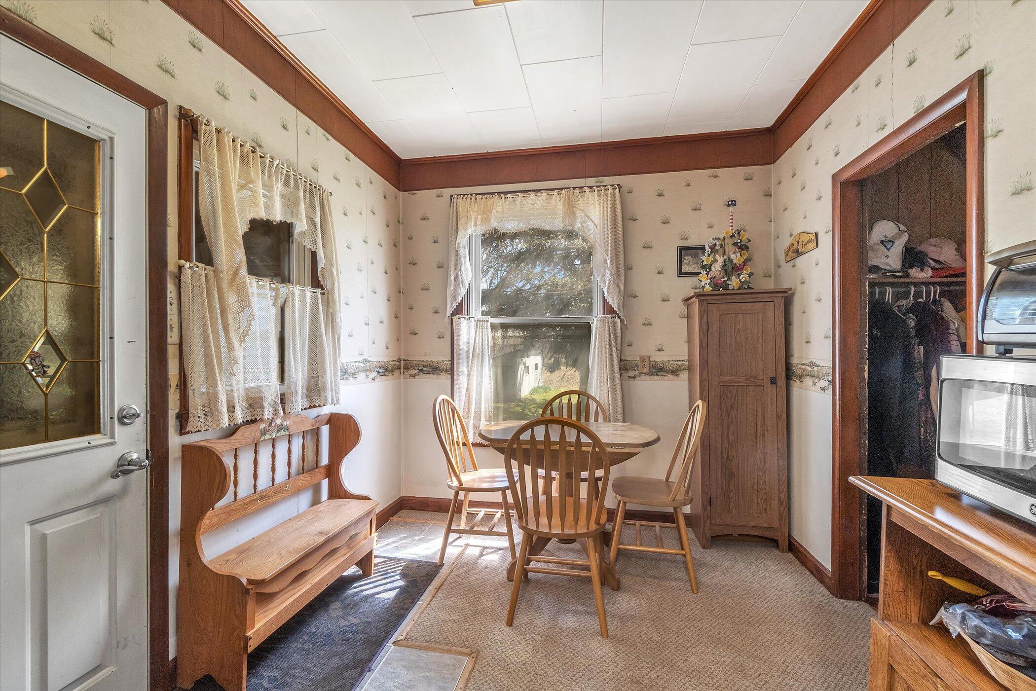 10694 Crawford Road Springport, MI 49284 - Photo 15 of 37 Eating area