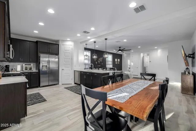 $2,600 | 4352 North 91st Glen, Phoenix, AZ 85037