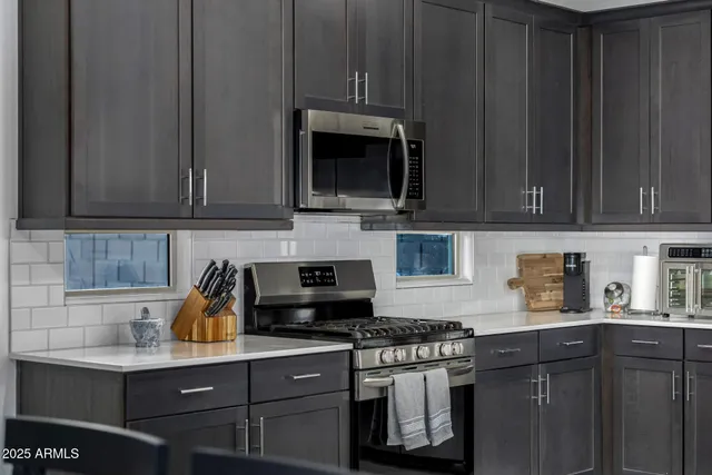 $2,600 | 4352 North 91st Glen, Phoenix, AZ 85037