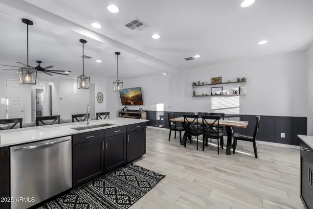 $2,600 | 4352 North 91st Glen, Phoenix, AZ 85037