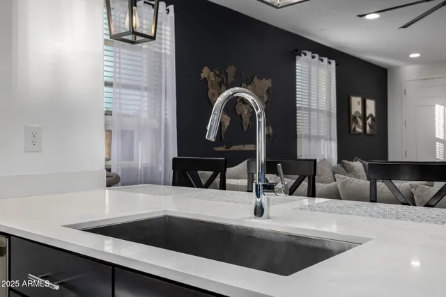 $2,600 | 4352 North 91st Glen, Phoenix, AZ 85037