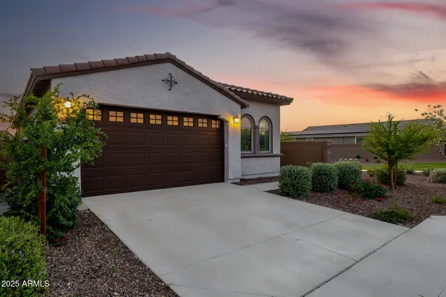 $2,600 | 4352 North 91st Glen, Phoenix, AZ 85037