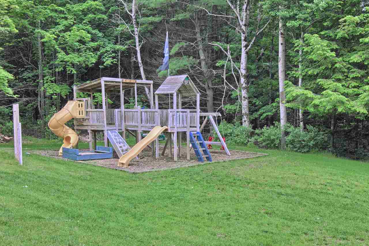 10732 Deal Road Williamsburg, MI 49690 - Photo 30 of 34 1813191-29.JPG