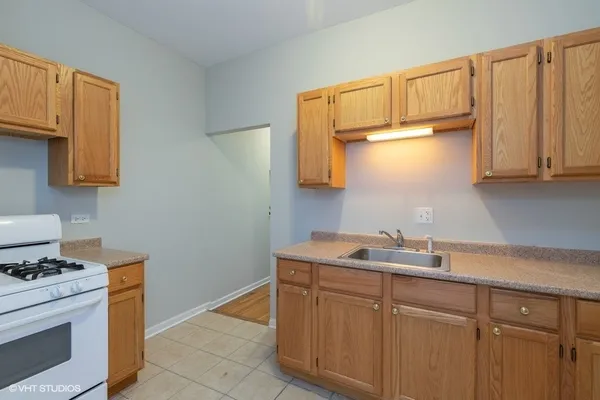 $1,495 | 439 East Oakwood Boulevard, Unit 53, Chicago, IL 60653