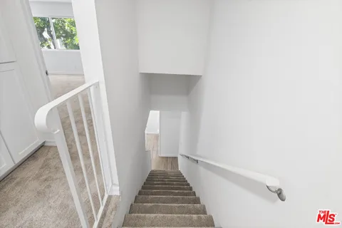 $599,000 | 18333 Hatteras Street, Unit 77, Tarzana, CA 91356