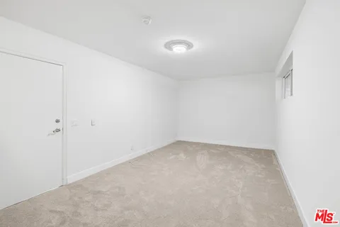 $599,000 | 18333 Hatteras Street, Unit 77, Tarzana, CA 91356