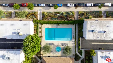 $599,000 | 18333 Hatteras Street, Unit 77, Tarzana, CA 91356