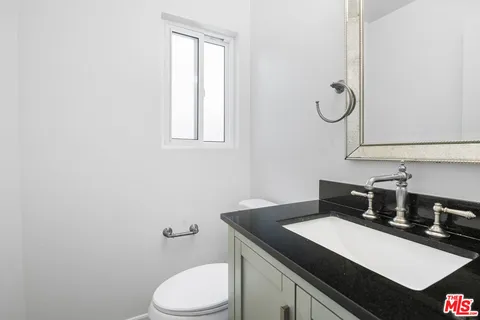 $599,000 | 18333 Hatteras Street, Unit 77, Tarzana, CA 91356
