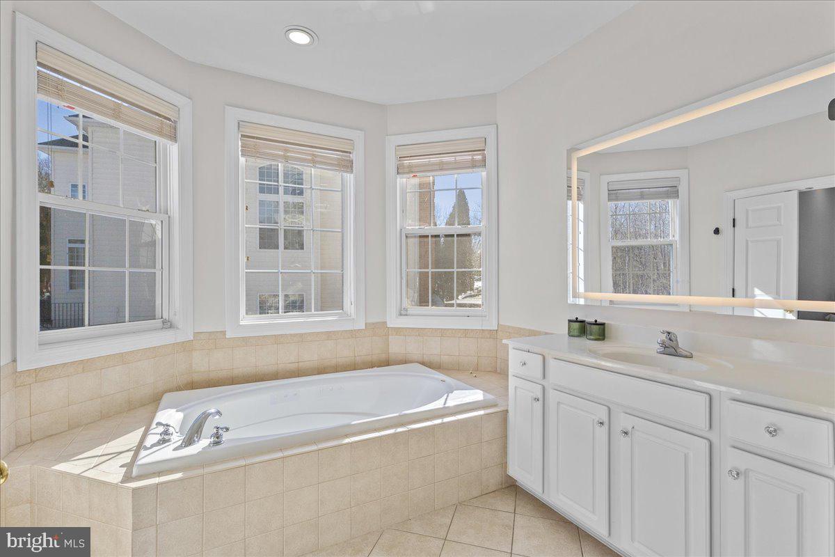 2206 Green Ginger Circle Accokeek, MD 20607 - Photo 32 of 45 Primary Bathroom Ensuite