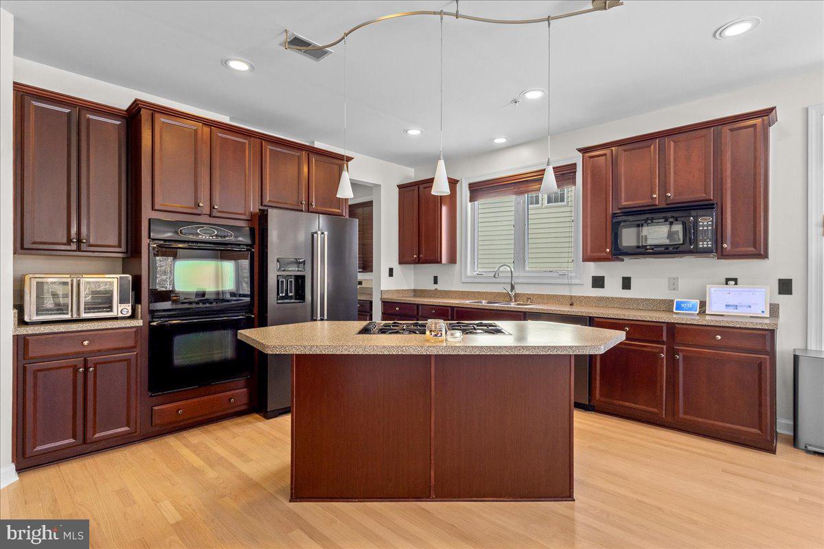 2206 Green Ginger Circle Accokeek, MD 20607 - Photo 8 of 45 Gas Stove Top