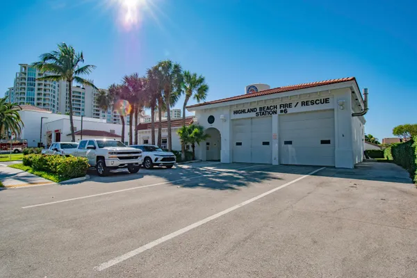 $659,000 | 3101 South Ocean Boulevard, Unit 322, Highland Beach, FL 33487