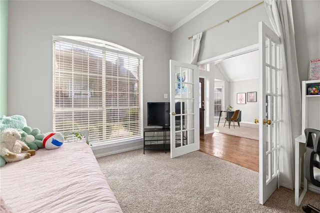 a view of a livingroom with furniture