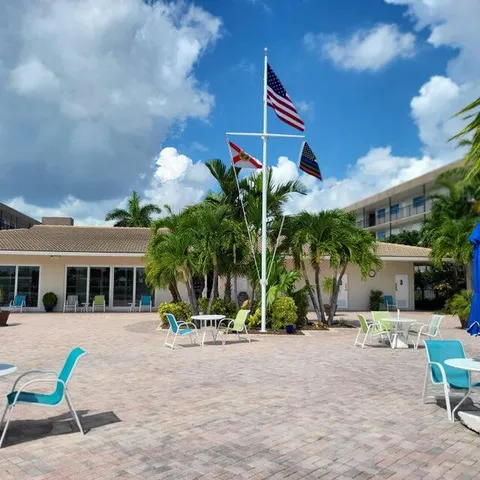 $2,400 | 2006 South Federal Highway, Unit 401, Boynton Beach, FL 33435