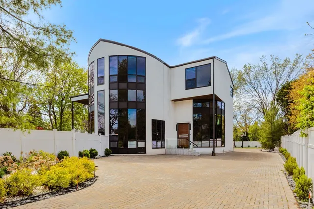 $2,699,000 | 2110 Pfingsten Road, Northbrook, IL 60062