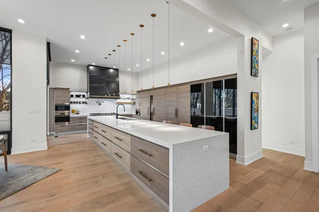 $2,699,000 | 2110 Pfingsten Road, Northbrook, IL 60062