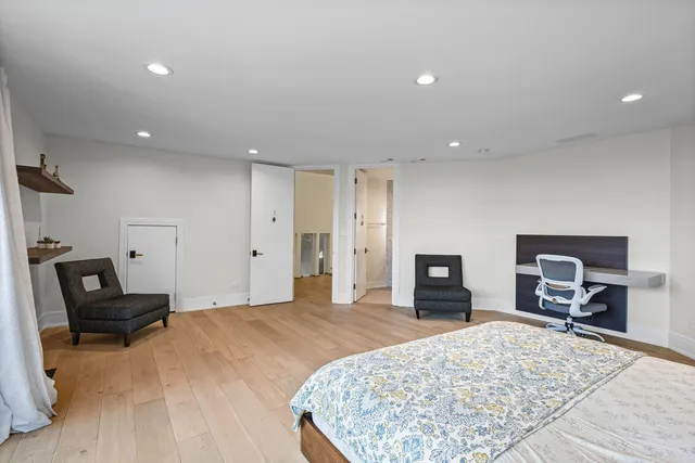 $2,699,000 | 2110 Pfingsten Road, Northbrook, IL 60062