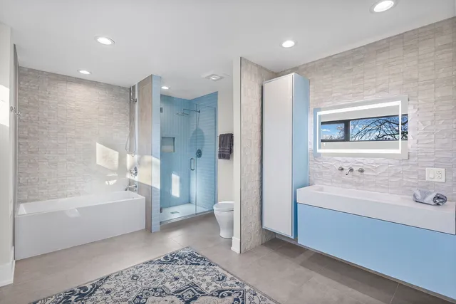 $2,699,000 | 2110 Pfingsten Road, Northbrook, IL 60062