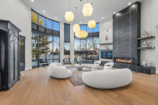 $2,699,000 | 2110 Pfingsten Road, Northbrook, IL 60062