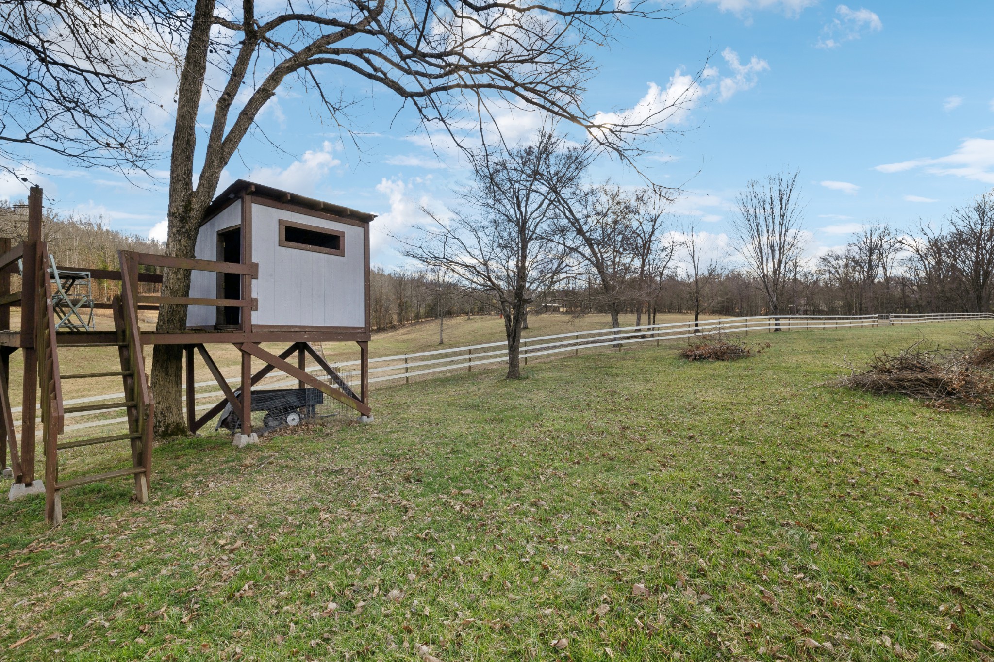 950 Roberts Road Clarksville, TN 37040 - Photo 9 of 35 a view of a outdoor space