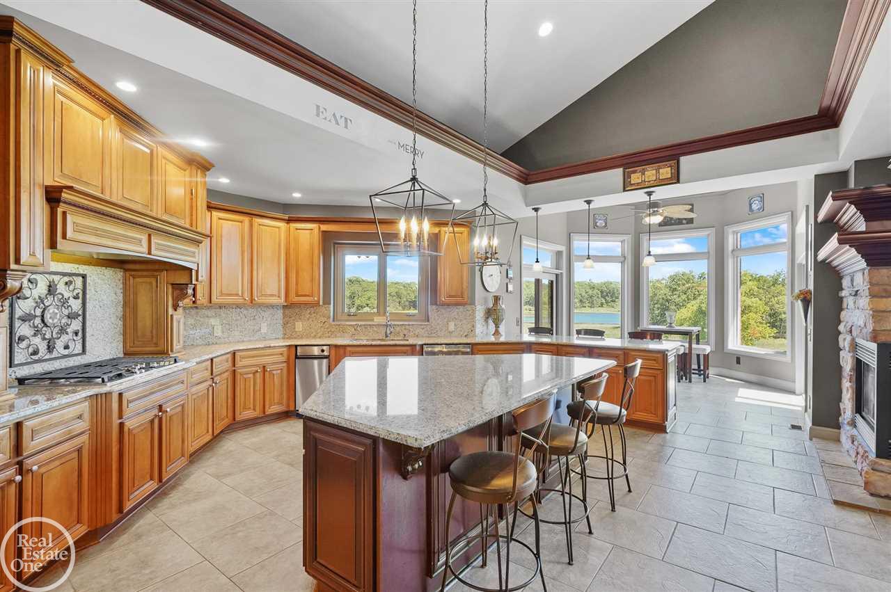 69437 Lake Point Court Romeo, MI 48065 - Photo 13 of 66 50079130-12.JPG