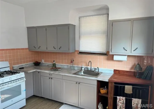 $89,000 | 1648 Spruce Street, Granite City, IL 62040