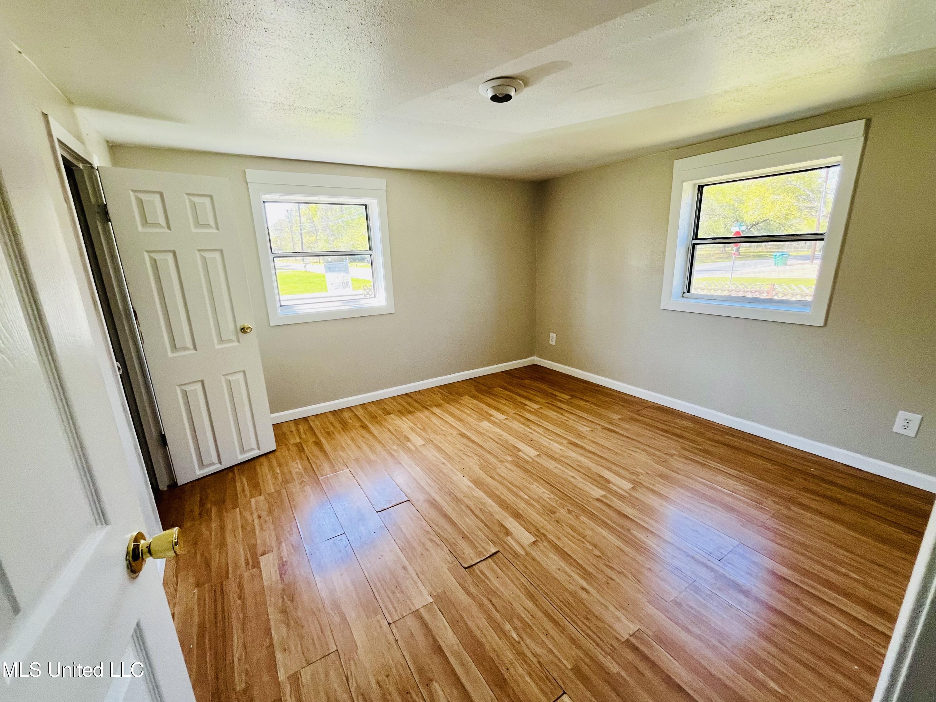 3010 Martin Street Pascagoula, MS 39581 - Photo 16 of 19 IMG_9254