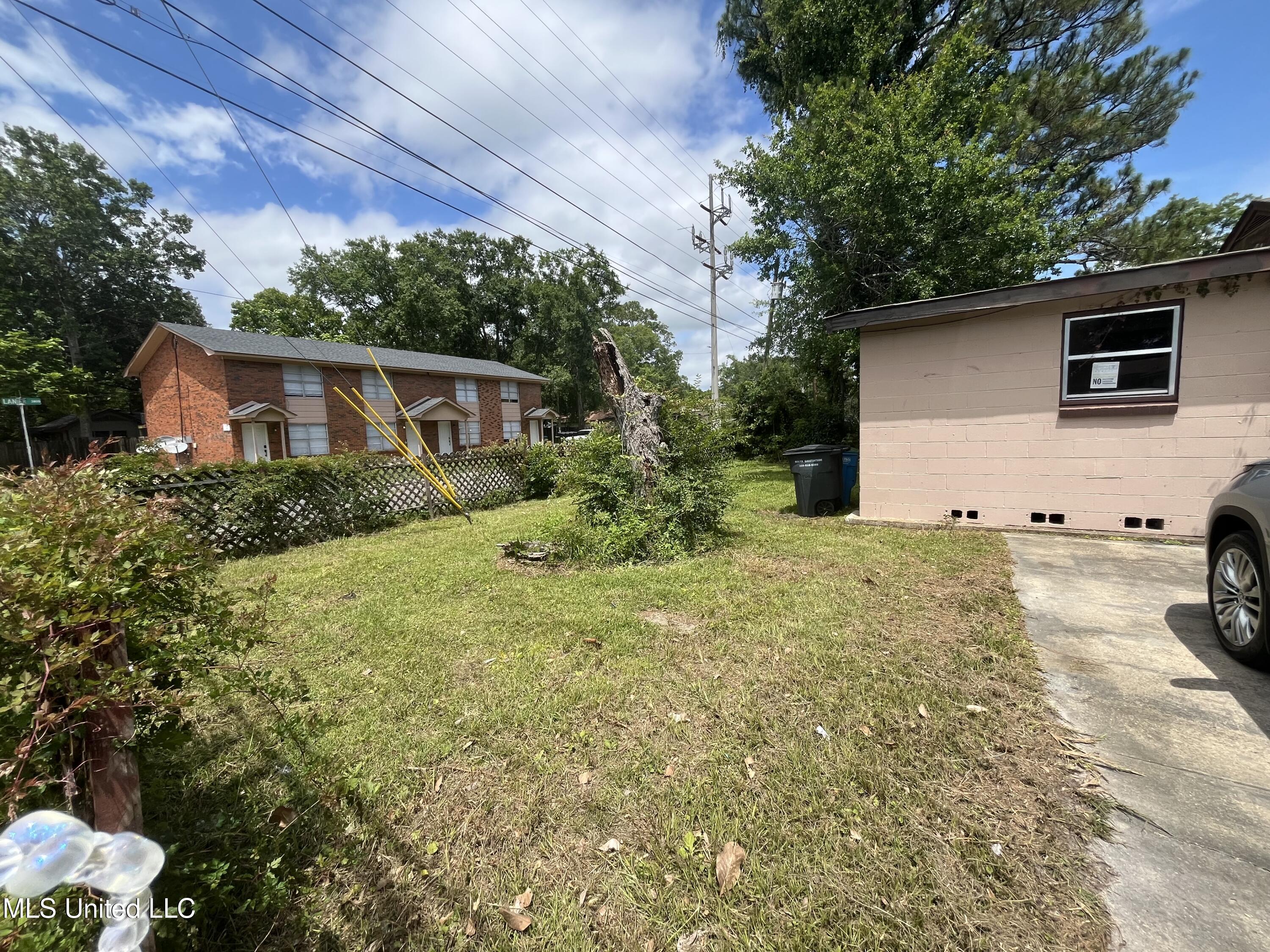 3010 Martin Street Pascagoula, MS 39581 - Photo 3 of 19 IMG_0594