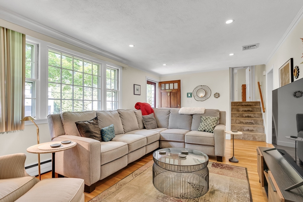 21 Constitution Road Lexington, MA 02421 - Photo 4 of 42