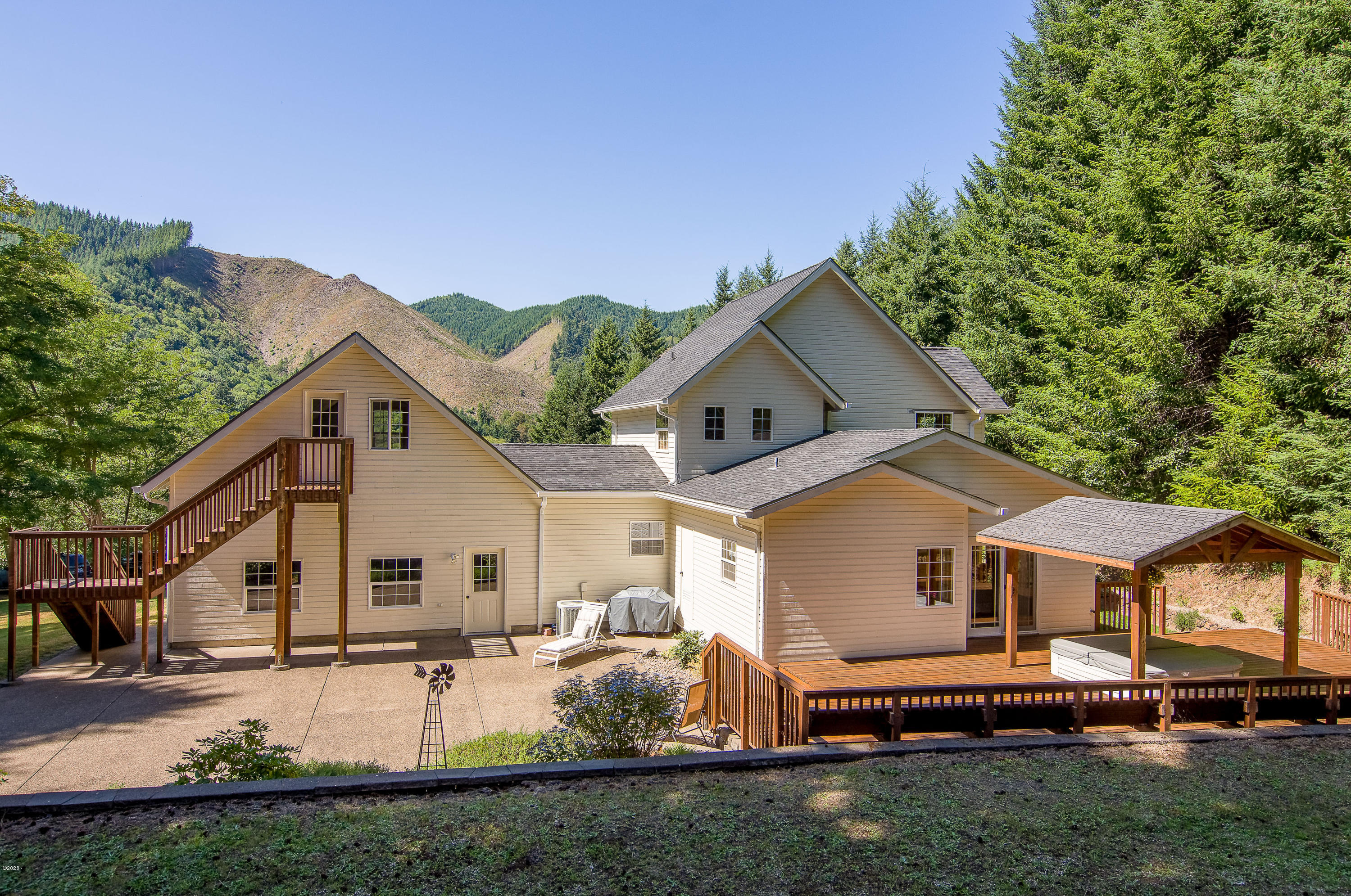 2536 Nashville Road Eddyville, OR 97343 - Photo 31 of 39 Back view of home