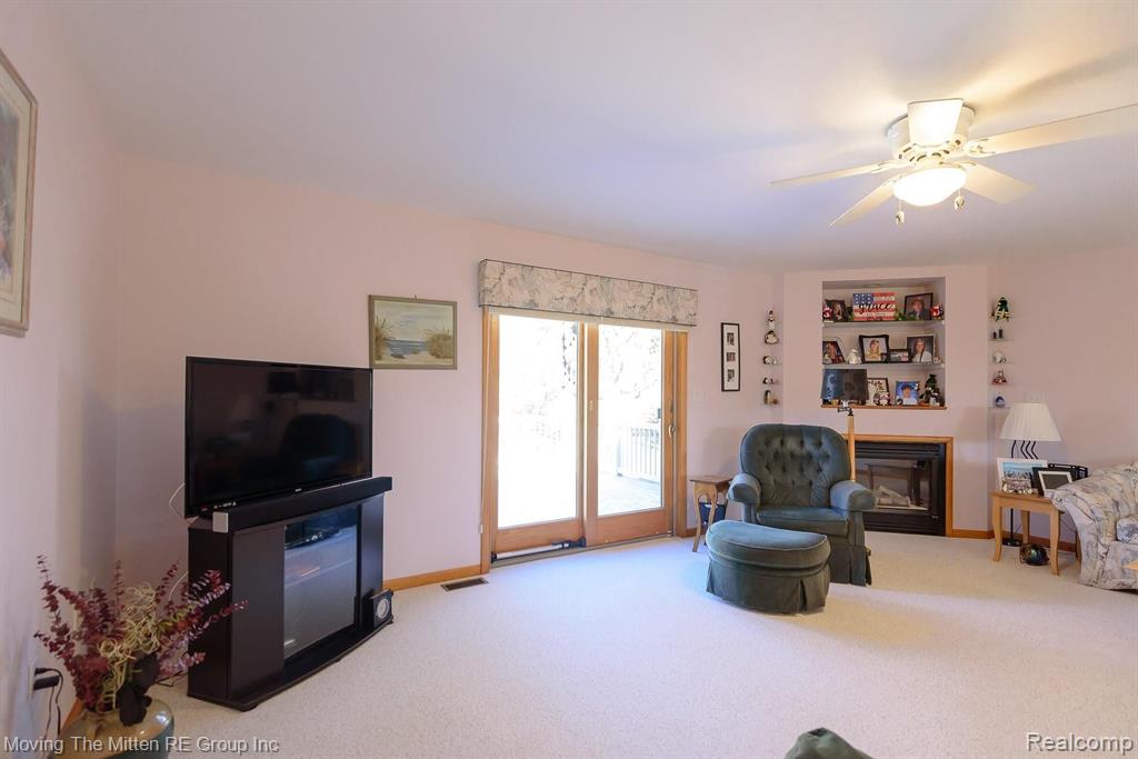 40900 Robbe Road Belleville, MI 48111 - Photo 6 of 55