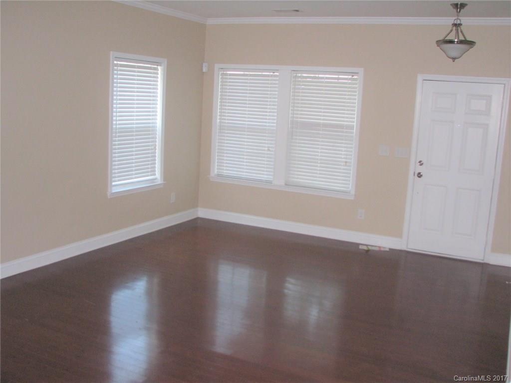 6527 Ridgeview Commons Drive Charlotte, NC 28269 - Photo 3 of 19 Gallery Image 3