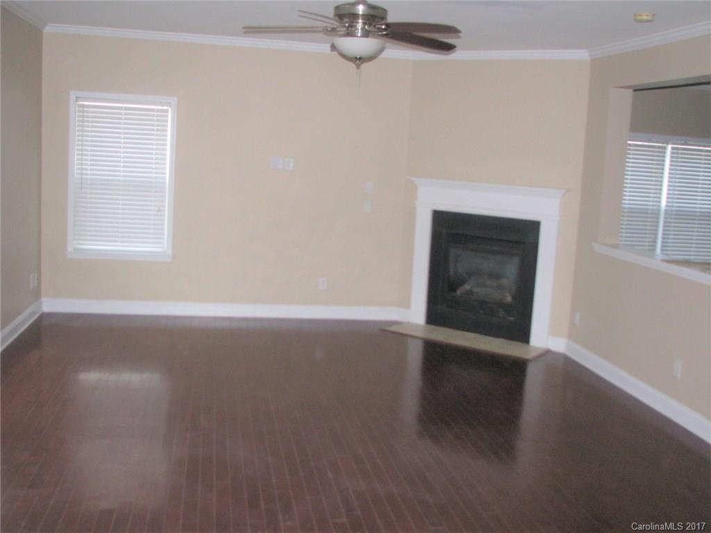 6527 Ridgeview Commons Drive Charlotte, NC 28269 - Photo 4 of 19 Gallery Image 4