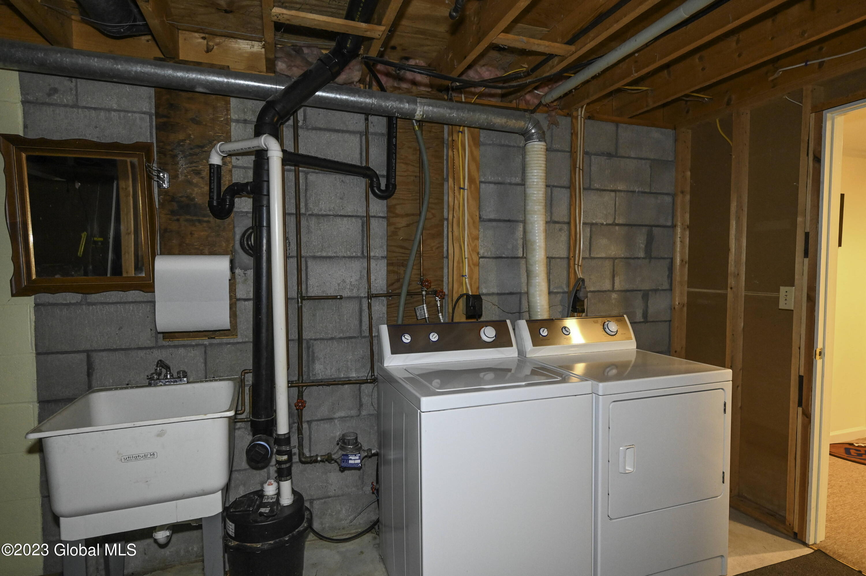 27 Round Table Road Saratoga Springs, NY 12866 - Photo 32 of 47 basement laundry room