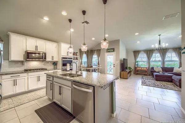 $2,500 | 9337 Canopy Bend, Schertz, TX 78154