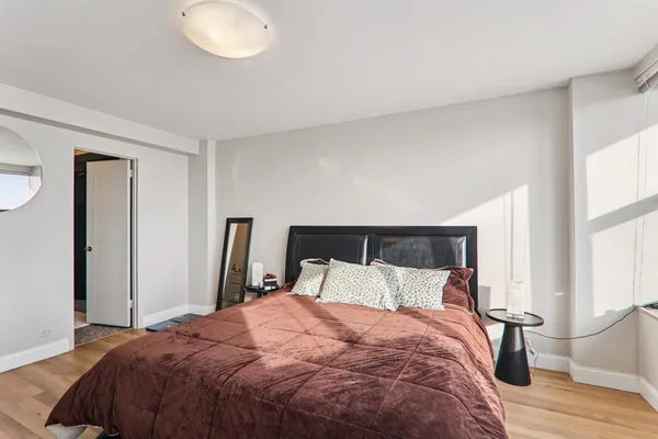 $2,980 | 5801 North Sheridan Road, Unit 3D, Chicago, IL 60660