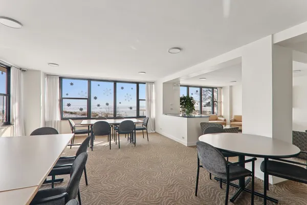 $2,980 | 5801 North Sheridan Road, Unit 3D, Chicago, IL 60660