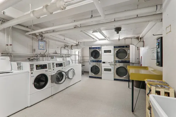 $2,980 | 5801 North Sheridan Road, Unit 3D, Chicago, IL 60660