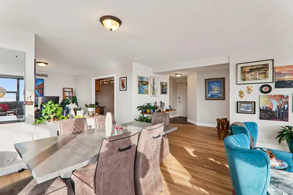 $2,980 | 5801 North Sheridan Road, Unit 3D, Chicago, IL 60660