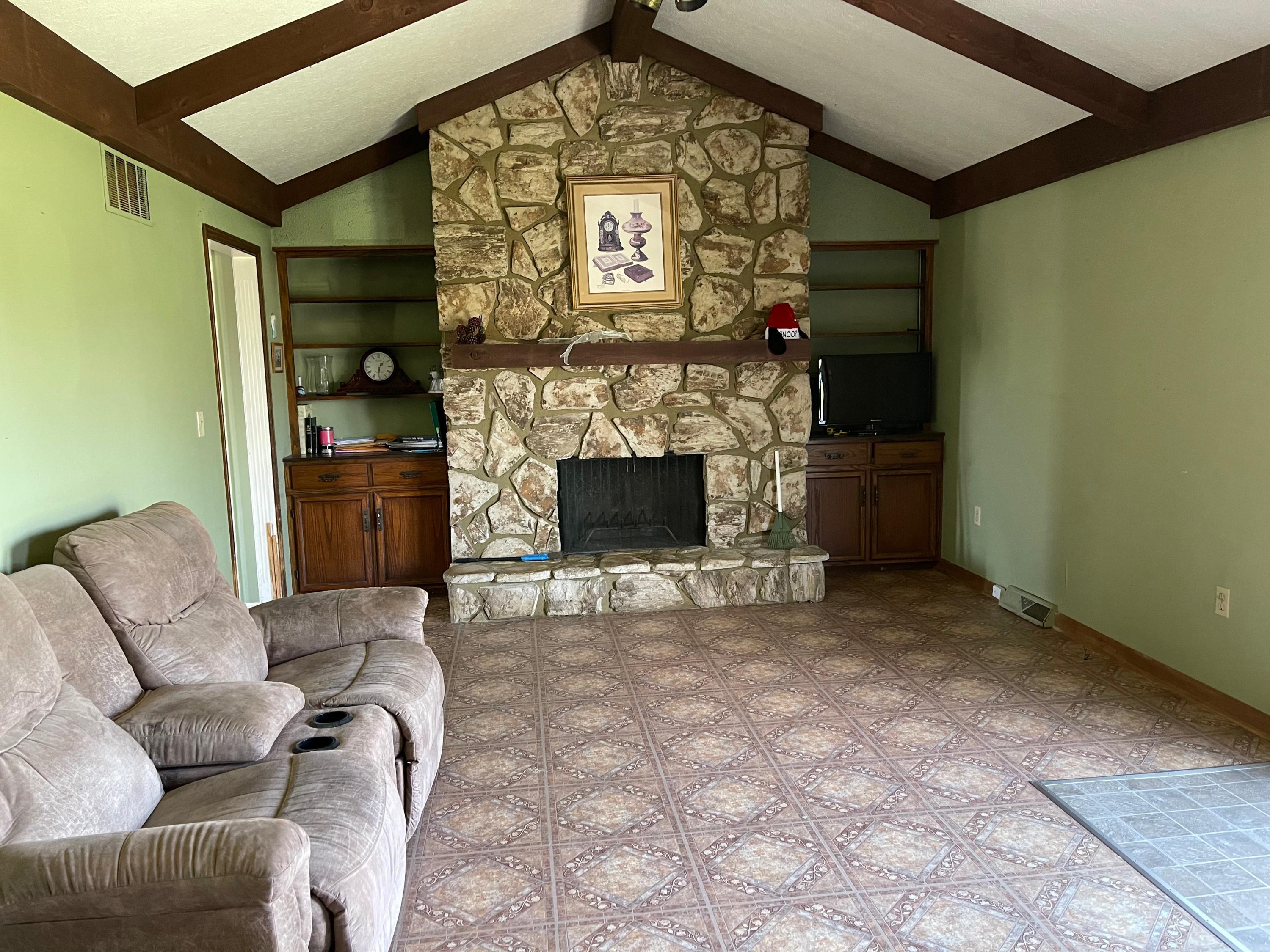 4575 Jackson Road Eminence, KY 40019 - Photo 16 of 24 Family Room